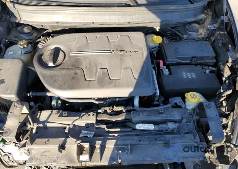 2016 Jeep Cherokee Latitude z USA, uszkodzony, nr VIN 1C4PJMCS6GW140321